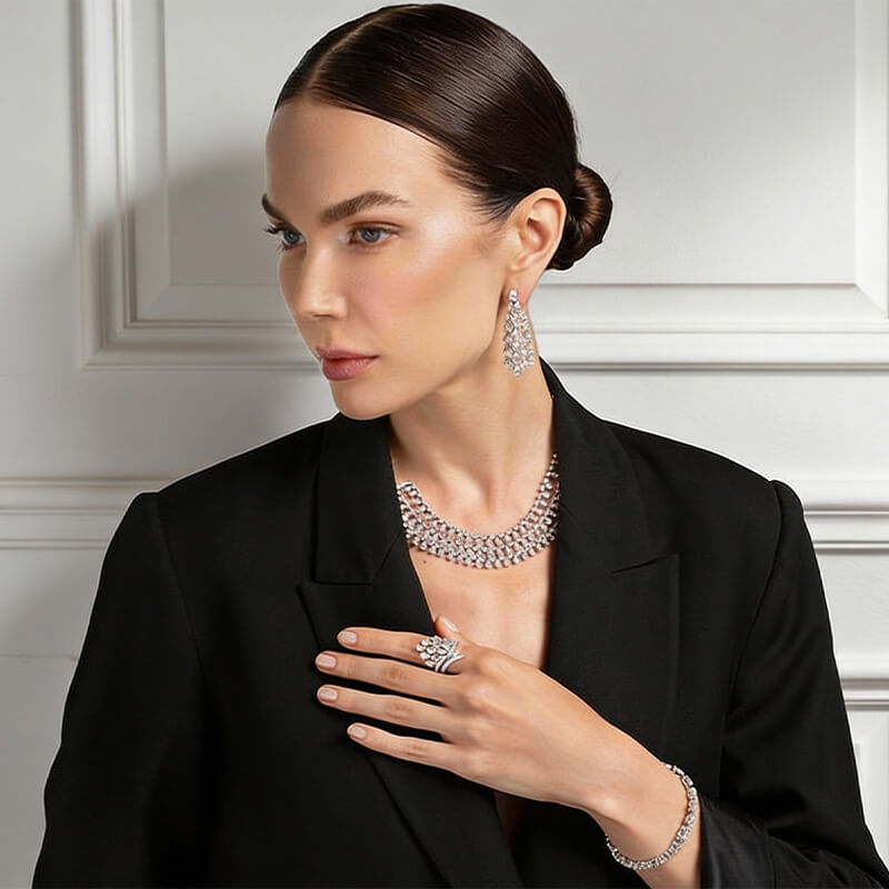 Molu Olağanüstü Mücevherler