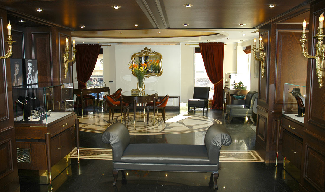 Molu Mücevher Abdi İpekçi Butiği - 2002